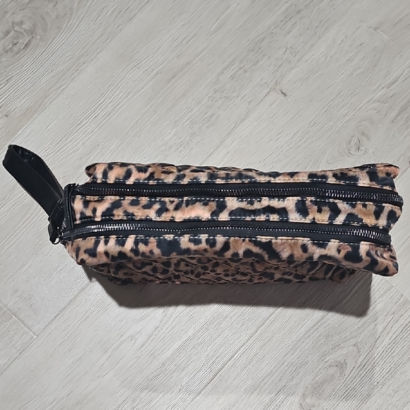 Steve Madden Leopard Print Cosmetic Bag - Picture 3 of 7